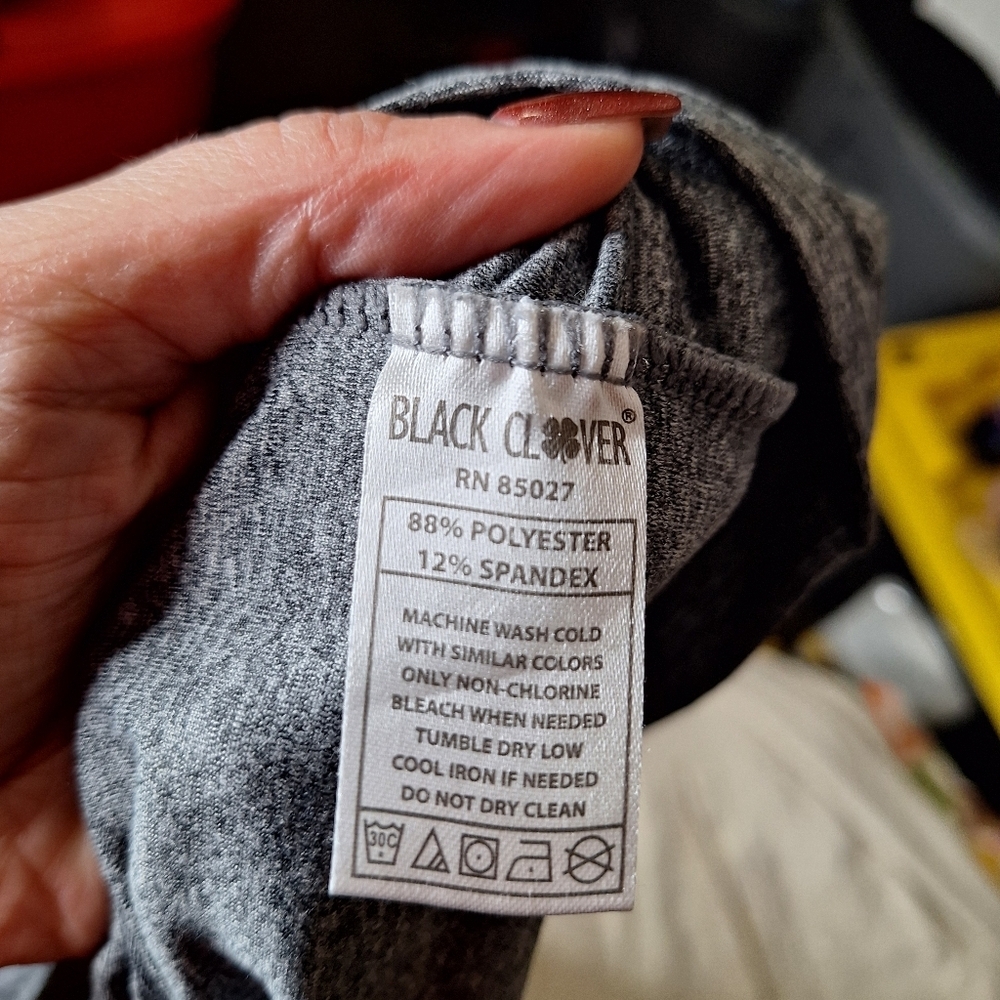 Black Clover Mens Quarter Zip Size Large - Picture 5 of 5
